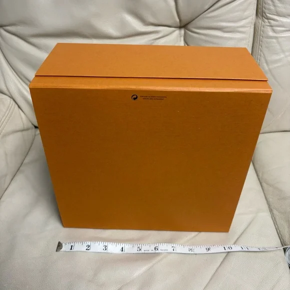 EMPTY LOUIS VUITTON Orange Gift Box Magnetic Closure for Small Bag - Picture 4 of 15